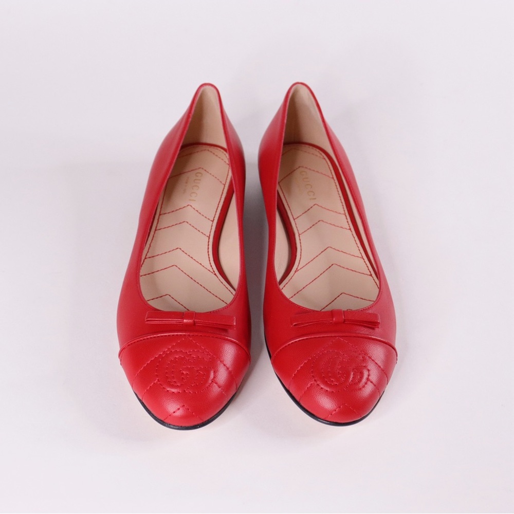 AUTHENTIC AND BRAND NEW GUCCI LEATHER FLATS